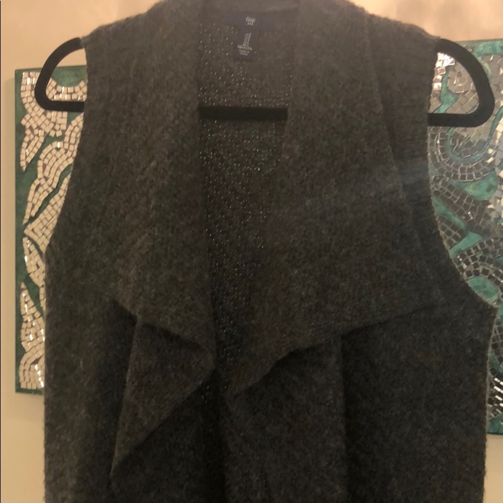 Gap draping sleeveless cardigan